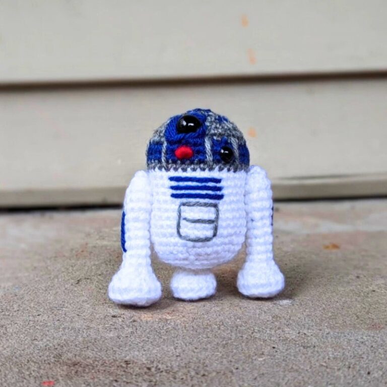 5 Crochet Robot Amigurumi Patterns