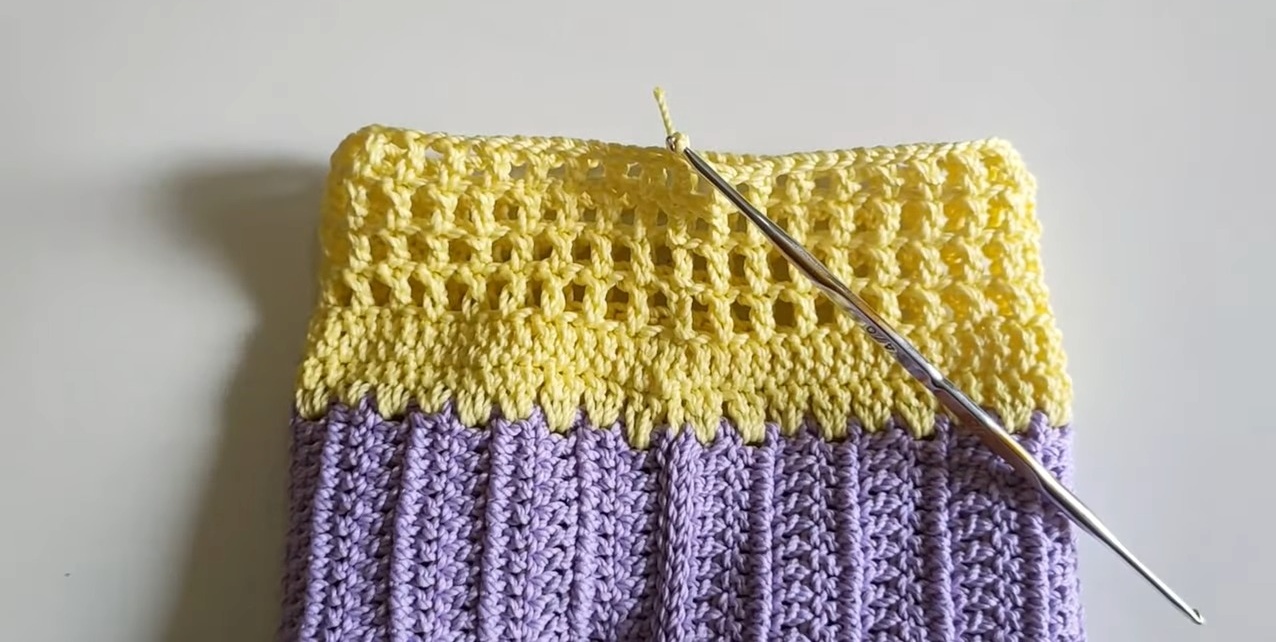 How to Crochet a Beautiful Flower Tissue Holder