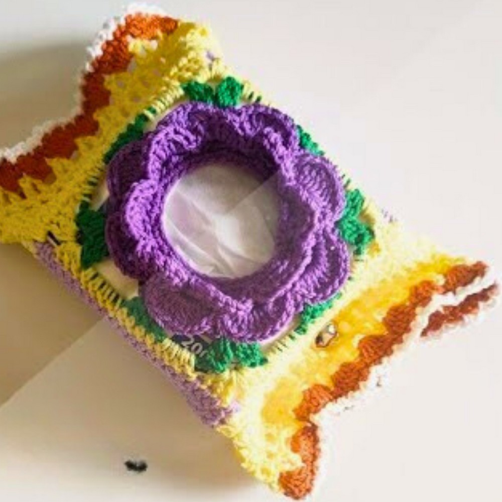 How to Crochet a Beautiful Flower Tissue Holder
